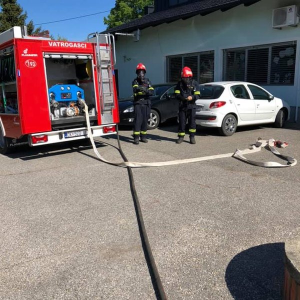 Pokazna vježba u Dječjem vrtiću Leptirići Zebanec Selo. Evakuacija, spašavanje djece i djelatnika te gašenje požara.